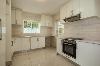 3 Bedroom Property for Sale in Bloubergrant Western Cape